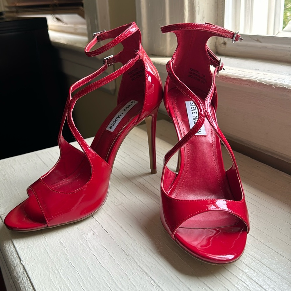 Like New Steve Madden Ace Sandals 7.5 - Picture 1 of 12
